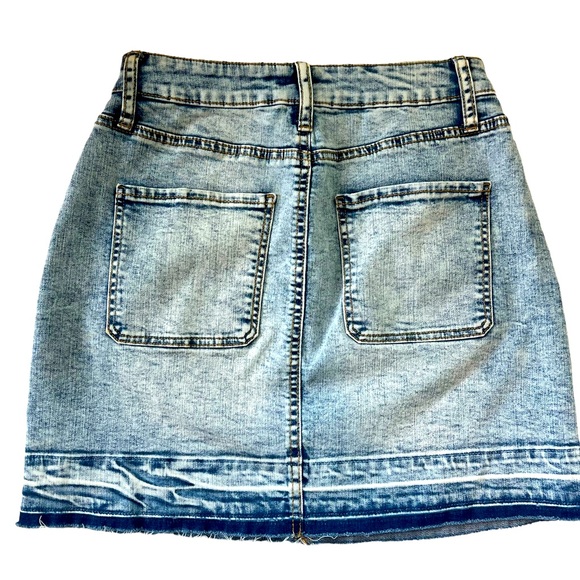 SO Mini Button Front Denim Short Jean Skirt Size 7 - Picture 2 of 7